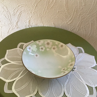 三種類  色違い  お皿  さら  皿  中鉢  盛り皿  テーブルウェア 食器の画像