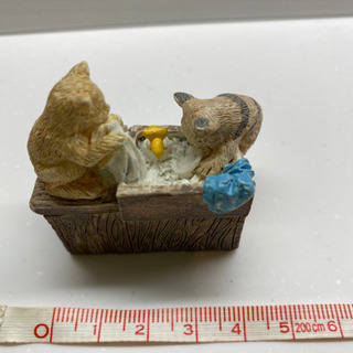 犬と猫の置物セットでの画像