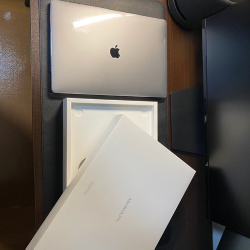 定価25万円！　Macbook Pro 16インチ
