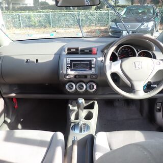 【コミコミ価格】フィット　★1.5A　★本車検2年付★39.291㎞＊ETC＊キーレスエントリー＊ナビ＊の画像