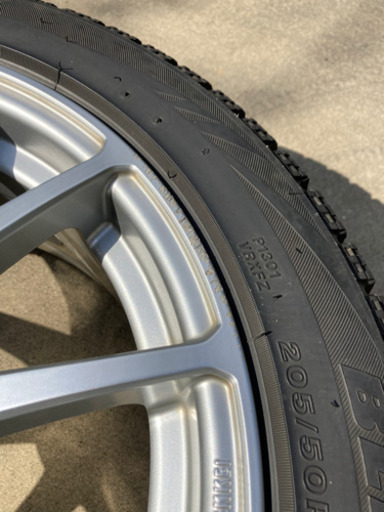 スタッドレスタイヤ 205/50R17 エンケイチューニングSC03 ブリジストンVRXの4本セット