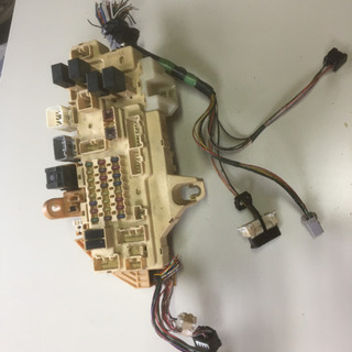 トヨタチェイサーJZX100 / 105ヒューズボックス