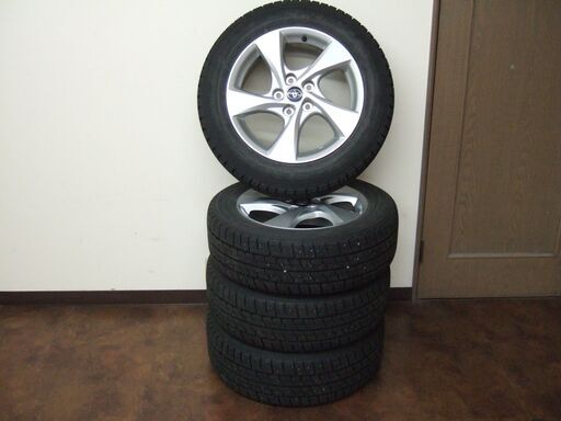 バリ溝　美品！CH-R純正17インチ　215/60R17　スタッドレス