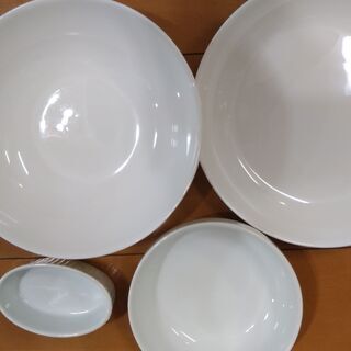白い食器(ヤマザキパンの食器など)