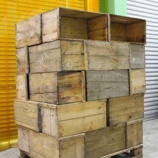 りんご木箱2箱+宅配料込みセット　保管流通用で実際に使用されたリンゴ木箱ですの画像
