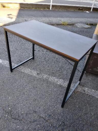 テーブル