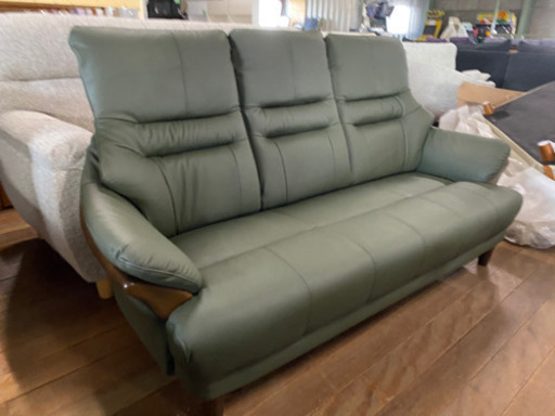 3Pソファー　革製　13万2千円ヲ32800円　現品のみ