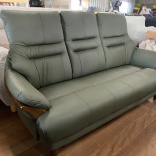 3Pソファー　革製　13万2千円ヲ32800円　現品のみ