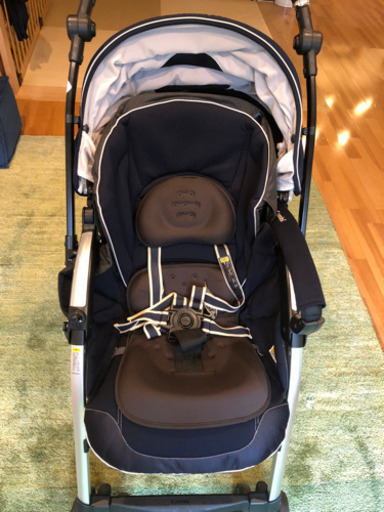 コンビ　ベビーカー　ネイビー