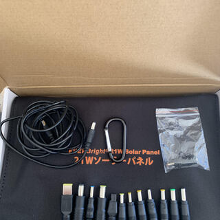 A4サイズのソーラーパネル＊災害＊アウトドア＊充電に便利の画像