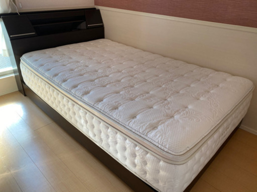 決定しました【セミダブル 美品】ニトリ マットレス & ベッドフレーム付き