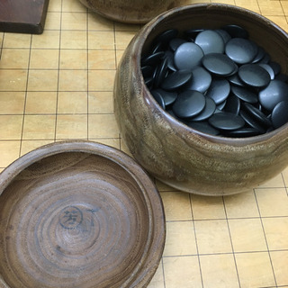 【お値下げしました‼︎】囲碁　碁盤蓋付き　碁笥台　碁石 セット の画像