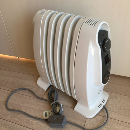 デロンギ　オイルヒーター　NJM5050