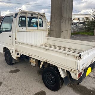 【コミコミ価格】サンバー　軽トラック　MT車　走行9万km台　車検令和3年11月　0679の画像