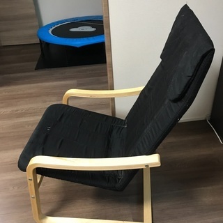 黒いチェアの画像