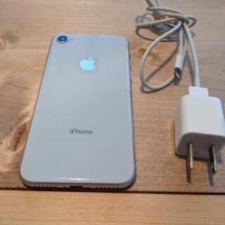 iPhone8 64G SIMロック解除済みの画像