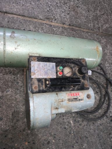 マキタ　エアコンプレッサー　コンプレッサー　とても古い