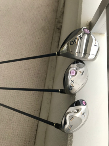 購入者様決まりました。たくさんのお問い合わせありがとうございました。レディース用ゼクシオゴルフクラブセット