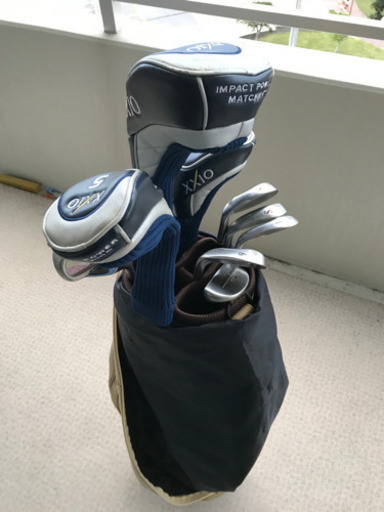 購入者様決まりました。たくさんのお問い合わせありがとうございました。レディース用ゼクシオゴルフクラブセット