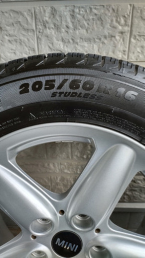 205/60r16 スタッドレス　MINI ミニ　クロスオーバー