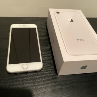 iPhone 8 Silver 64 GB SIMフリー