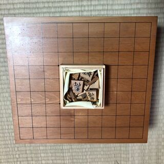 【将棋盤足付き、駒セット】の画像