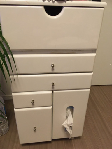 コスメワゴン　ドレッサー