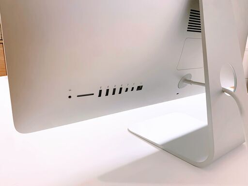 Apple iMac 27-inch - 3.5 GHz Quad-Core Intel Core i7 - 8 GB (Late 2