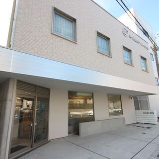 月収30万円～　昇給あり　賞与年2回　4.5ヶ月　夜勤、残業なし...