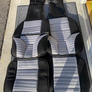 美品DCMブランド☆低反発カーシートカバー　竹炭　普通車