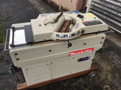 マキタ　超仕上げカンナ　LP2502C