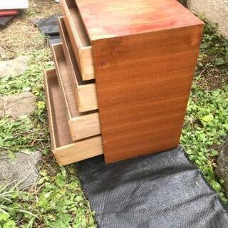 衣装タンス アンティーク風の画像
