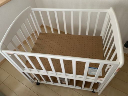 美品　ミニベビーベッド　ベッドガード付き