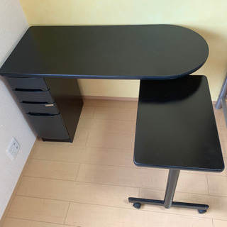L字になるデスクの画像