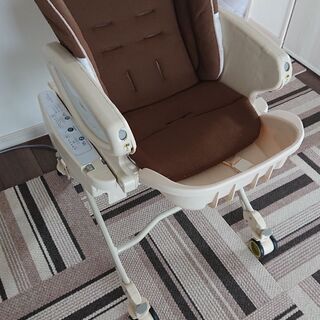 電動ベビーチェア(Aprica)