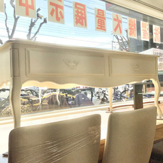 LAURA ASHLEY HOME(ローラアシュレイ)ローテーブル売ります！