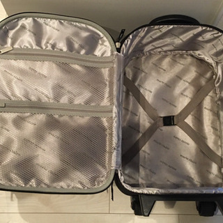 【marie claire】スーツケースの画像