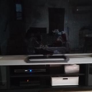 SHARPアクオス　4Kテレビ60型　2015年製　55000円　必要でしたらテレビ台もお付けします。