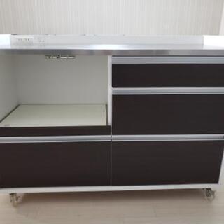 キッチンカウンター　食器棚
