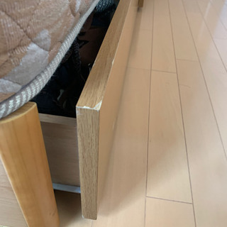 セミダブルベッドフレーム＋マットレスの画像