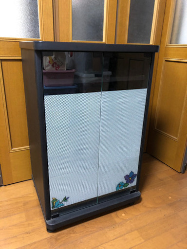 【引渡し済】テレビ台　収納有り　目隠しシール剥がせます