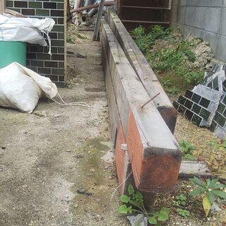 （相談中）【無料】木材あげます　廃材★家屋解体　梁　薪の画像