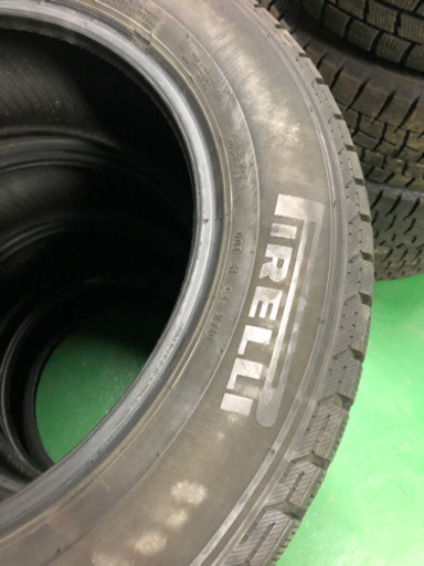 225/60R17ピレリ