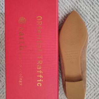 ORiental TRaffic × earth のパンプスですの画像