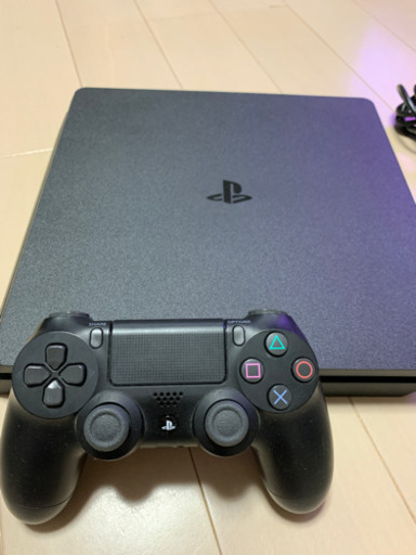 PS4 本体　リモコン１つ　お取引中