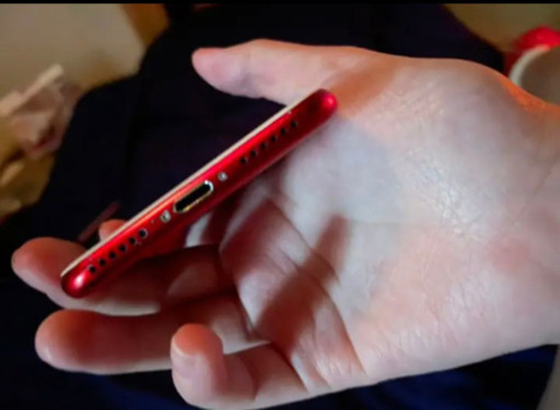 【１２月末まで】iPhone 7 Red 128 GB SIMフリー