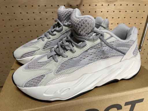 靴/バッグ yeezy boost 700 V2 static 26CM