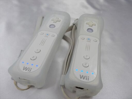 美品【動作確認済】ソフトカバー付きコントローラー２個★バランスボード箱付き★ゲームソフト多数★Wii本体★ウィー★パーティに★