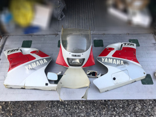 引き取り限定　ヤマハ TZR カウルセット