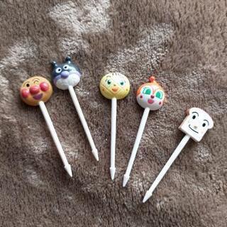 アンパンマンお弁当ピックの画像